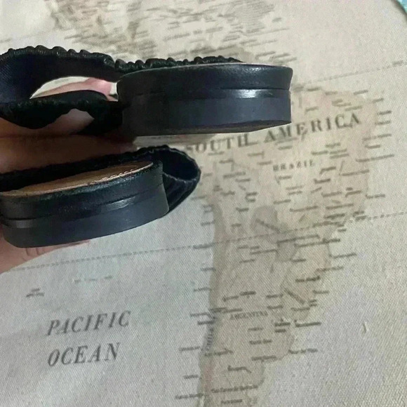 Lewit Black Scrunched Sandals Size 37.5EU / 7US - Picture 7 of 9